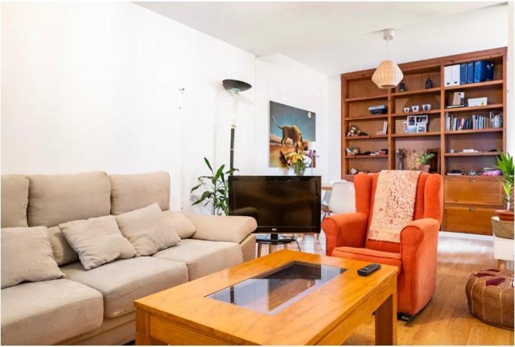 Acogedora Habitacion En Apartamento Compartido Amplio Y Centrico Granada Kültér fotó